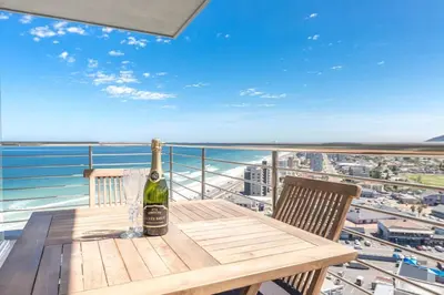 Gallery image of Horizon Bay 1505 by HMH in Cape Town
