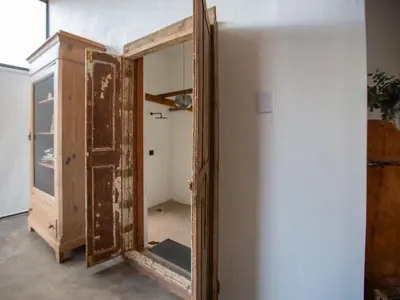 an open doorway to a room with a door in a house at Die Stal in Worcester