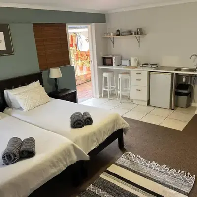 Lovely Garden Studio1 - 10 minute walk from beach