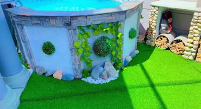 a birthday cake of a house with a swimming pool at Kwaaamiii in Cape Town