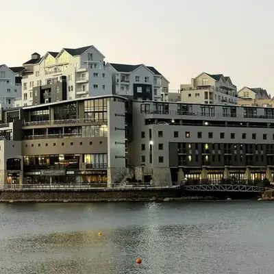 The Hippo Luxury Apartment