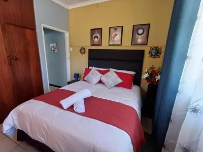 Gallery image of **Oakway Guest Suite**Own Private Separate 1 bedroom,Kitchen, Shower in Cape Town