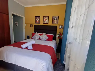 Gallery image of **Oakway Guest Suite**Own Private Separate 1 bedroom,Kitchen, Shower in Cape Town