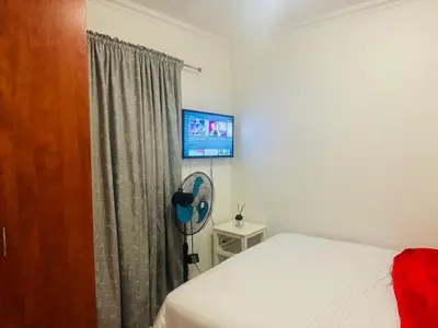 Gallery image of Delight double bedroom in Mowbray in Cape Town