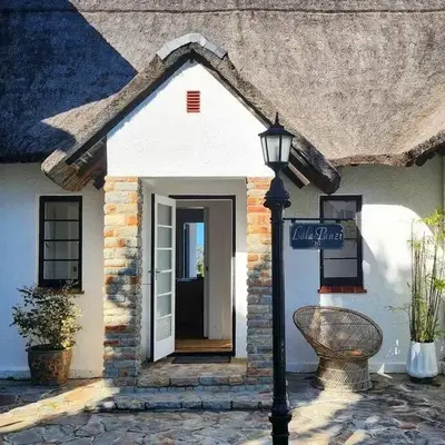 Lala Panzi House - Grotto Beach