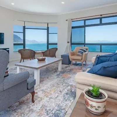 Seafront Penthouse - Marine Court Hermanus