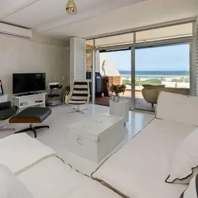 Dolphin Hill Apartment