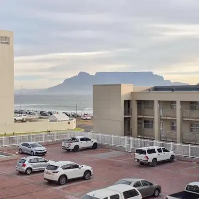 Spacious 3Bed 2bath sleep 8 Beachfront Apartment with Table Mountain and Ocean view