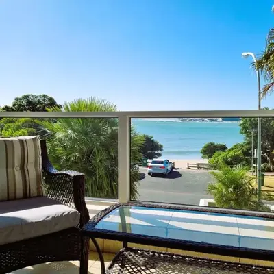 'Goldwater on Beach' - 3 Bedroom Beachfront with Balcony & BBQ - Sleeps 6