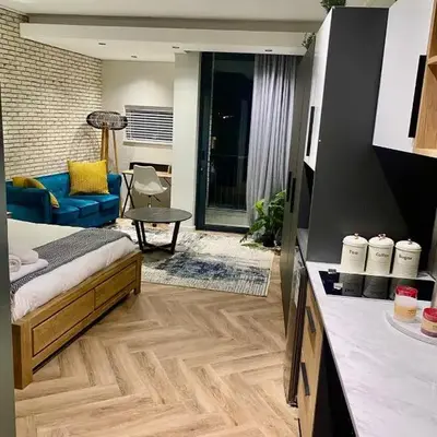 On Park Century City Cozy Apartment