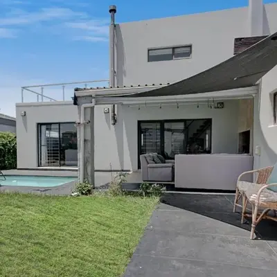 Cheap Affordable Self-Catering Double Room with Pool