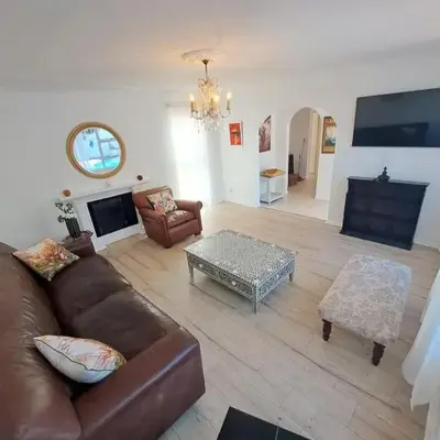 Stunning 3 Bedroom beach house in Bloubergstrand