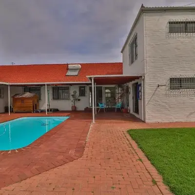 Milnerton Oak Lodge Home Away from Home!