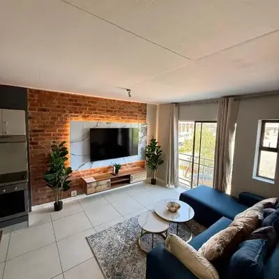 Elegant 2 bedroom apartment with Mountain Views