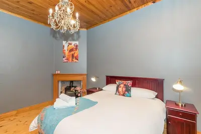 Gallery image of Escape to tranquility in Claremont in Cape Town