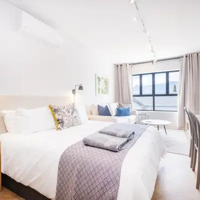 Paarl 137 - Superior Studio Apartment with AC and Parking