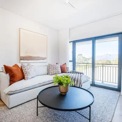 Paarl 225 - Lux Modern 2 Bedroom Apartment with Parking