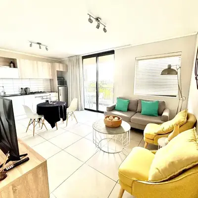 Luxe Waters Edge apt next to Canal Walk