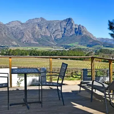 Topiary Wine Estate & Cottages