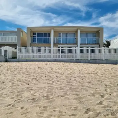 Paradise Tide - 4 Bedroom Beachfront home with Private Pool