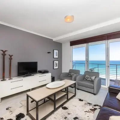Beachfront Bliss with Table Mountain Views Horizon Bay 801