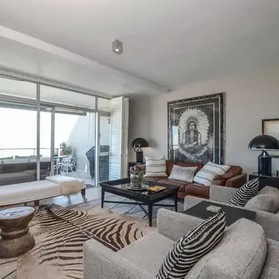 Stylish Apartment with Ocean Views - Dolphin Beach