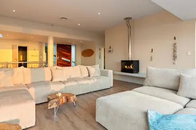 Gallery image of MBIZI lagoon house in Hermanus