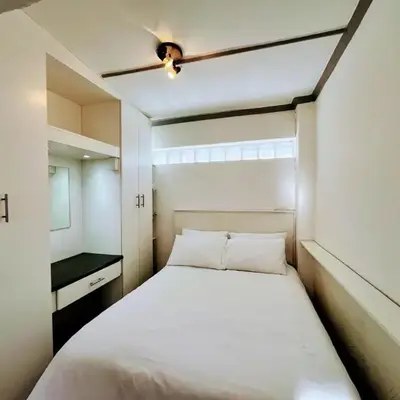 White Pearl at Strand