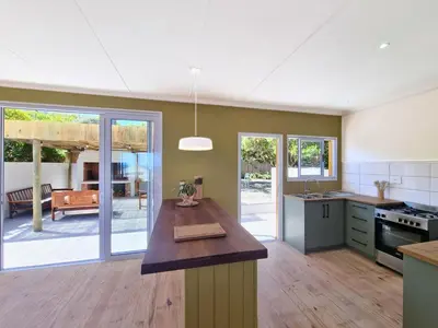 Gallery image of Brander Beachshack in Hermanus