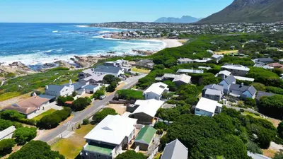 Gallery image of Brander Beachshack in Hermanus