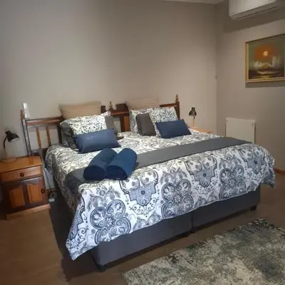 Spacious Suite in Somerset West