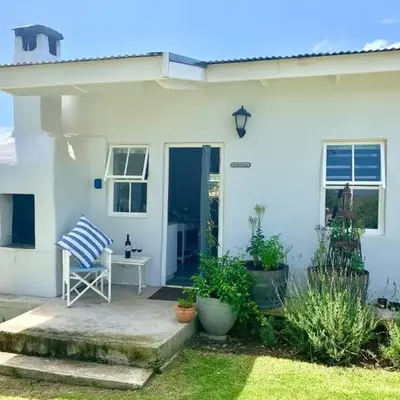 Paul Wallace Wines & Cottages