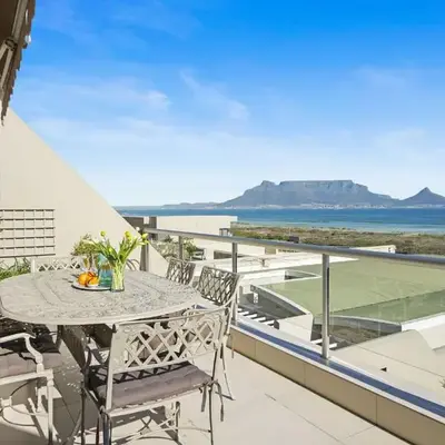 Dolphin Beach H106