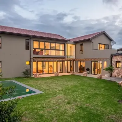 Modern spacious home in heart of Cape Winelands