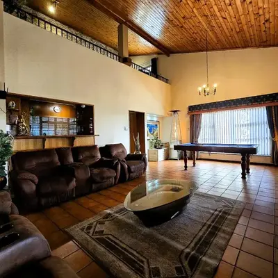 Walters Lane Luxury Accommodation main house - No loadshedding