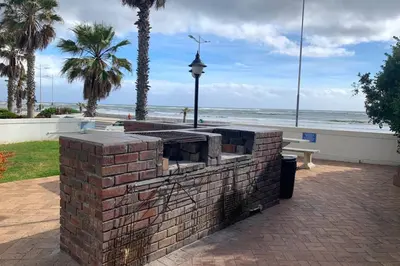 Gallery image of Oceanfront Panoramic Beach View in Strand