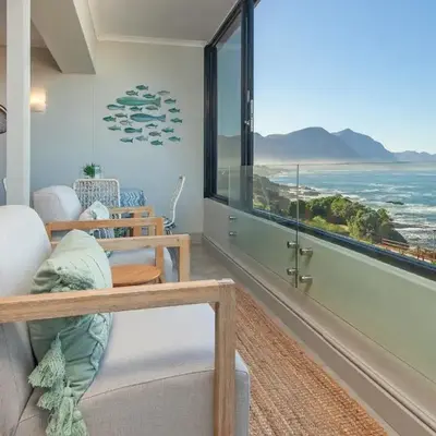 Walker Bay Luxury Seafront Apartment