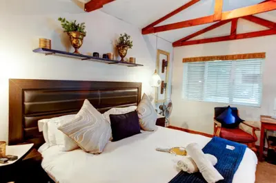Gallery image of Strand Honeymoon Suite Studio in Cape Town