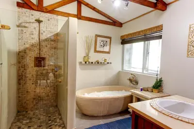 Gallery image of Strand Honeymoon Suite Studio in Cape Town