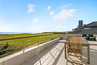Gallery image of 2 Bay Sunset Villa in Cape Town