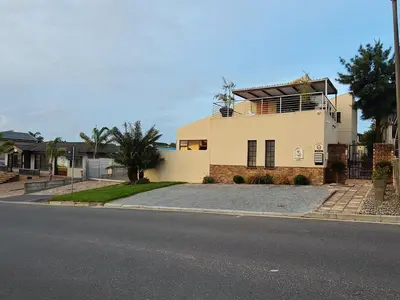 a house on the side of a street at Walters Lane Comfort Apartment 2 - No Loadshedding in Cape Town