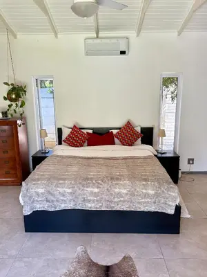 Gallery image of Bird Song Bedroom in Cape Town