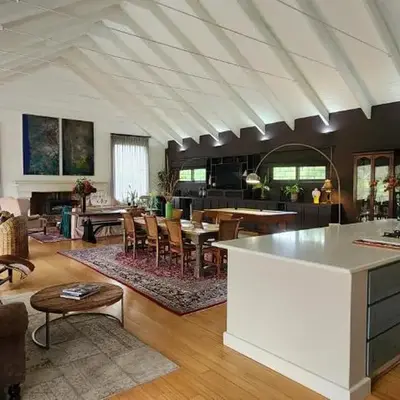 DE LUC FARMHOUSE Ultimate Country Privacy