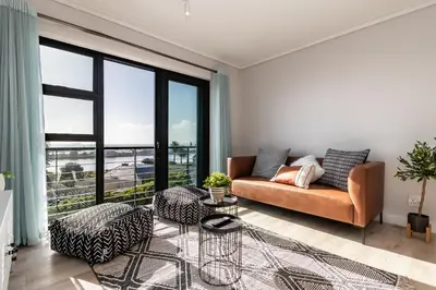Gallery image of Burmeister 407 -Spacious 1 Bedroom Apartment Across from Ocean in Cape Town