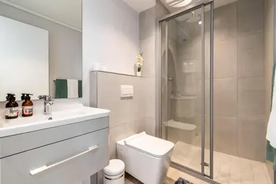 Gallery image of Burmeister 407 -Spacious 1 Bedroom Apartment Across from Ocean in Cape Town