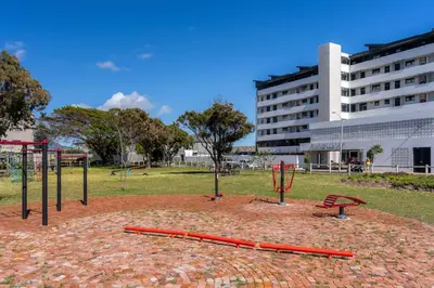 Gallery image of Burmeister 407 -Spacious 1 Bedroom Apartment Across from Ocean in Cape Town